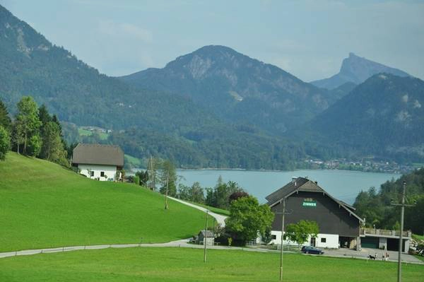 Hallstatt – thị trấn bên hồ đẹp nhất thế giới