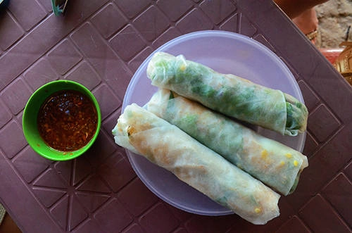 Hàng chả cá cuốn bánh tráng duy nhất trên đảo Cù Lao Xanh