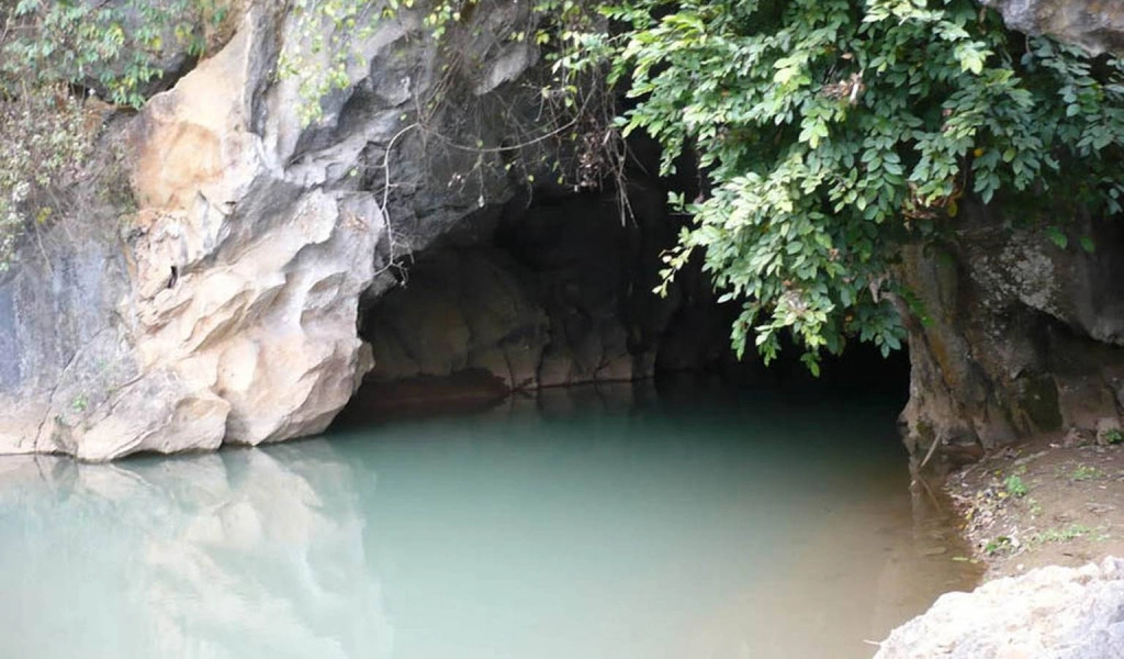 Hang Thẩm Tét Tòong - điểm du lịch còn giữ nguyên nét hoang sơ của Sơn La
