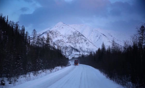 Hành trình rợn tóc gáy qua con đường băng ở Siberia