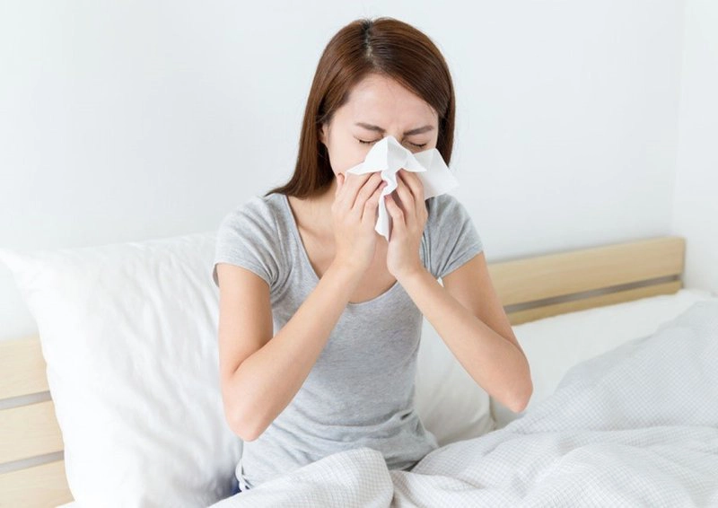 Hắt hơi kèm chảy máu mũi là dấu hiệu bệnh gì?