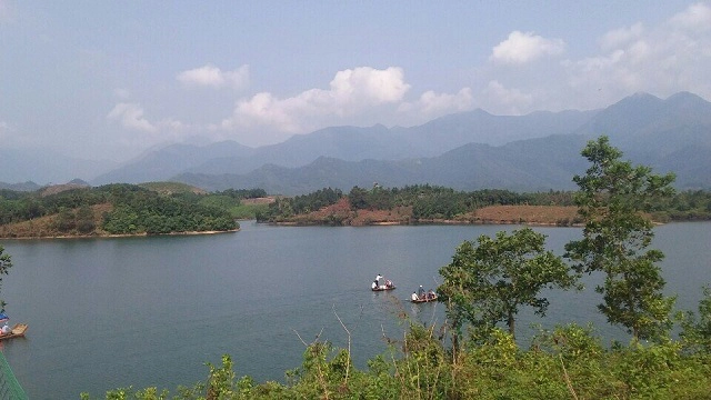Hồ Trúc Bài Sơn – “Hồ trên núi” thơ mộng ở Quảng Ninh