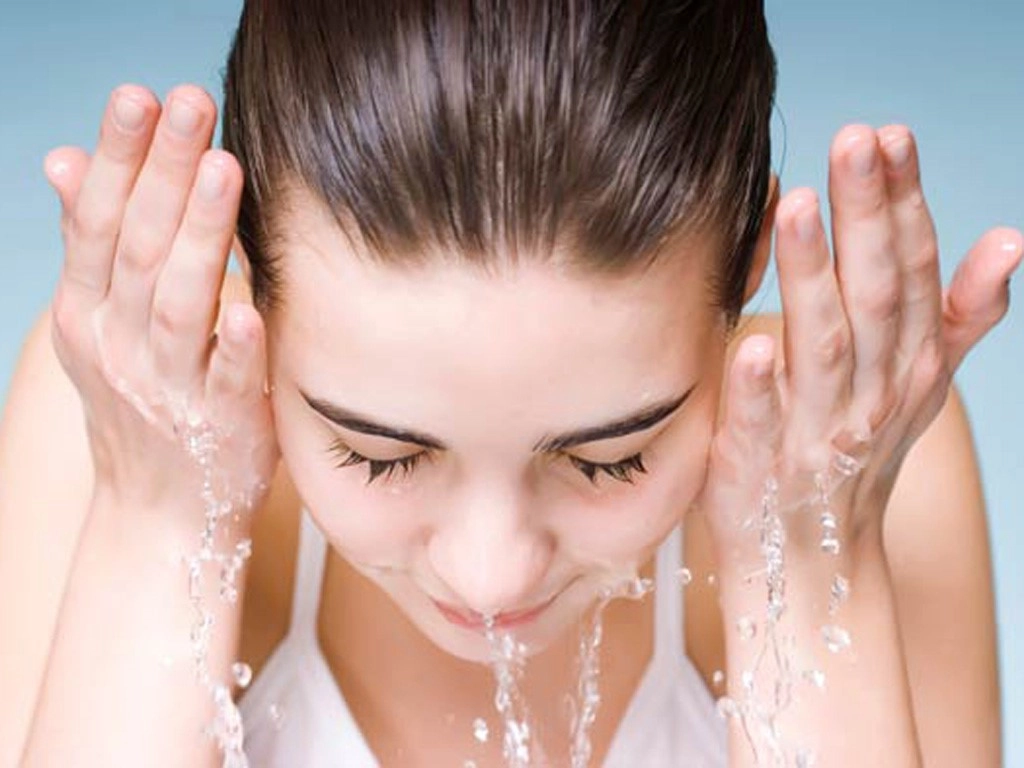 Hướng dẫn chăm sóc da mặt mùa hè