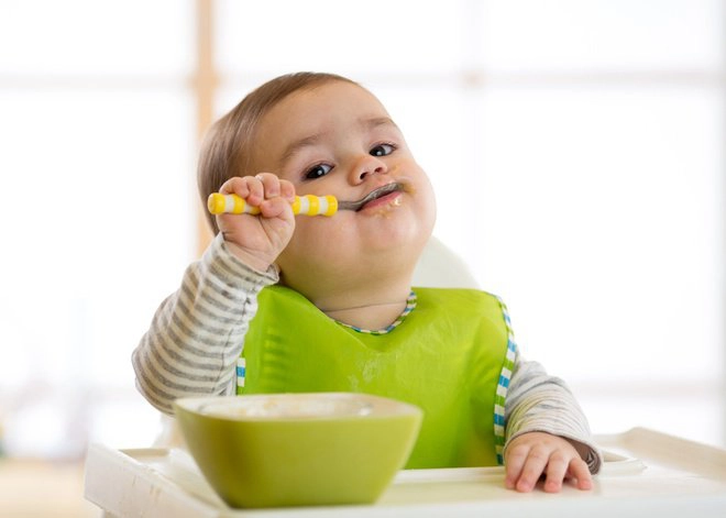 Hướng dẫn cho trẻ ăn dặm theo từng độ tuổi