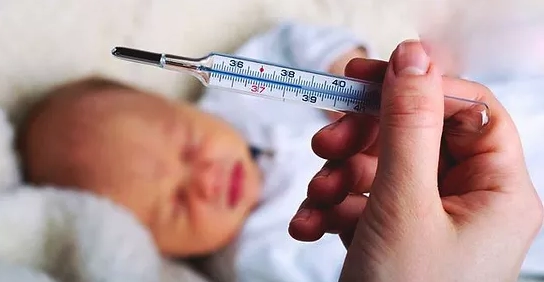 Hướng dẫn về lần cảm lạnh đầu tiên của bé
