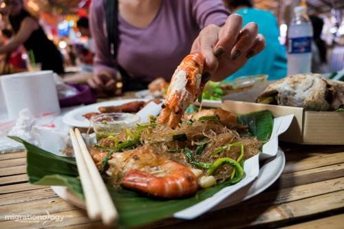 Khách Mỹ gợi ý món ngon ở chợ nổi Bangkok