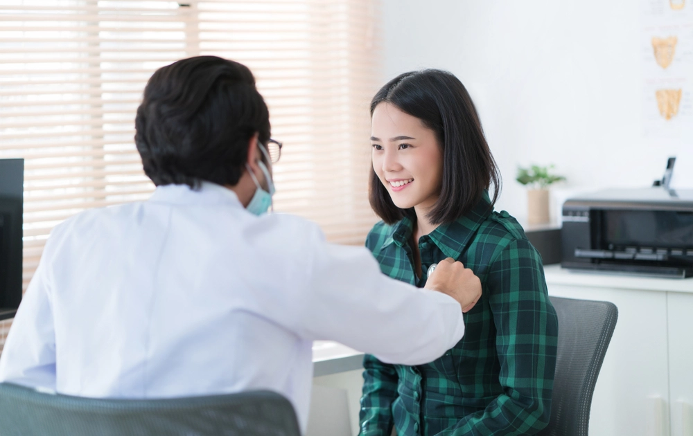 Khám sức khỏe để xin giấy phép lao động: Cần khám những gì?