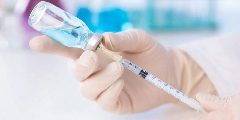 Khó thở, đau bụng sau tiêm thuốc kháng sinh là bệnh gì?