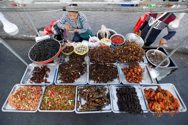 Không có dịp thưởng thức streetfood Bangkok thì chần chừ gì mà không tới 5 thiên đường ẩm thực này