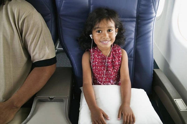 Kinh nghiệm đi máy bay đường dài với trẻ nhỏ