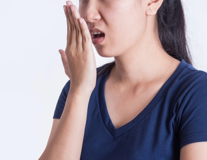Làm gì khi hơi thở từ mũi có mùi?