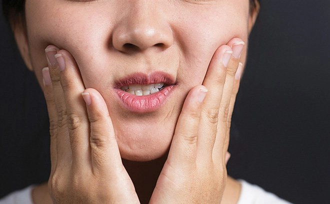 Lệch răng kèm khó nhai có sao không?