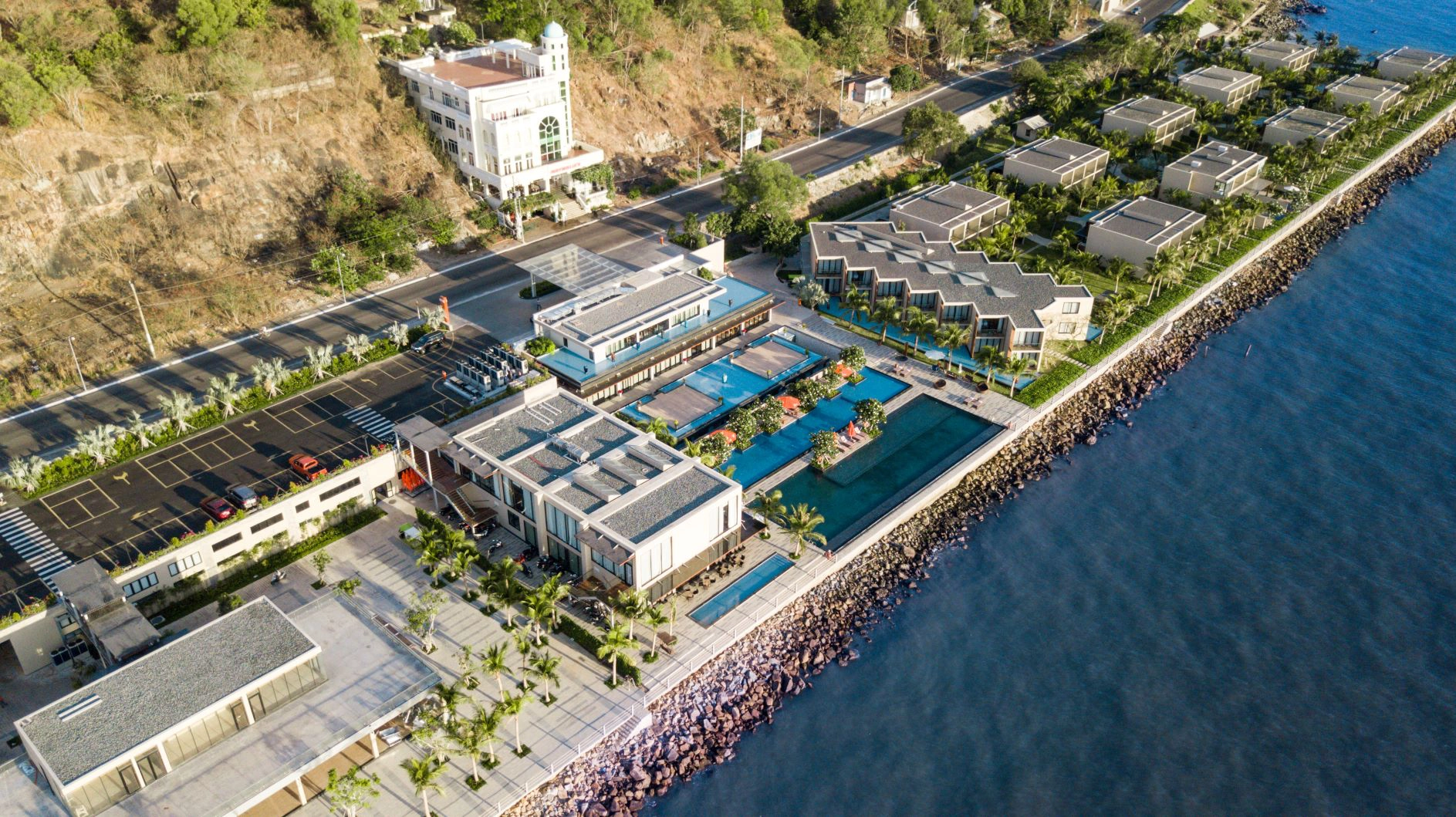 Marina Bay Resort & Spa Vũng Tàu resort có hồ bơi vô cực tràn biển siêu đẹp