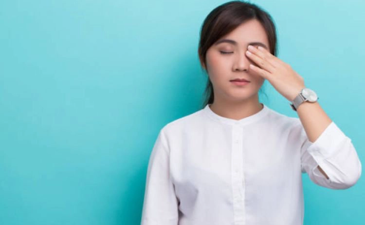 Mắt giật theo nhịp kèm hoa mắt là dấu hiệu bệnh gì?