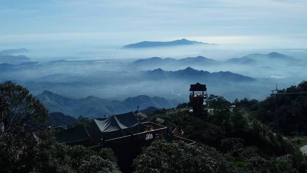 Mê mẩn Bà Nà giữa nắng nóng miền Trung