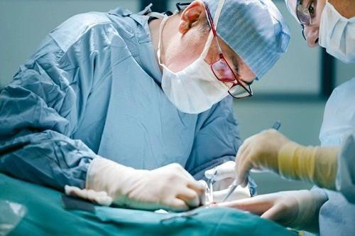 Mổ giãn tĩnh mạch thừng tinh có tái phát không?