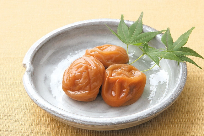 Mơ muối Umeboshi: Từ thức quà mùa hè riêng dành dâng vua chúa, quý tộc đến món ăn quen mặt của người bình dân