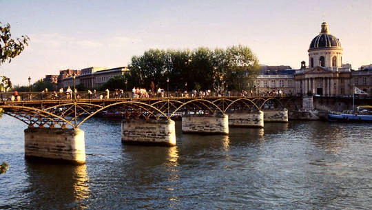 Một ngày đi bụi ở Paris