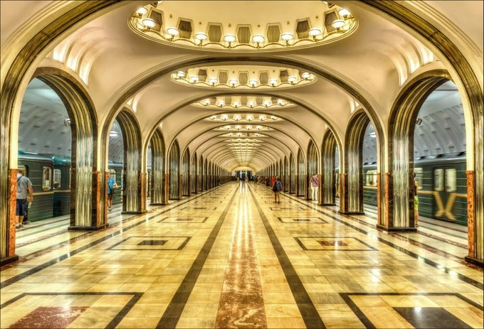 Một ngày khám phá ga tàu điện ngầm như cung điện ở Moskva