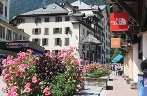 Một ngày ở thị trấn xinh đẹp dưới chân đỉnh Mont Blanc