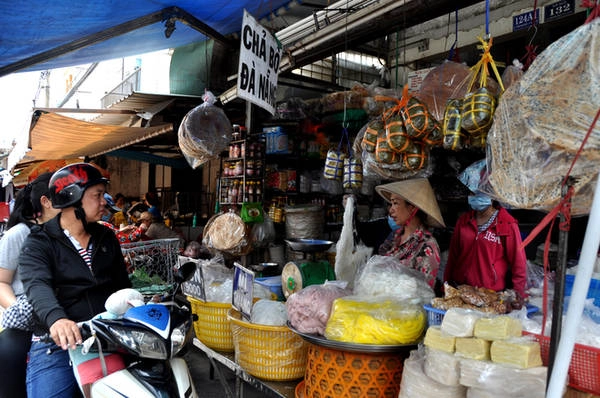 Một vòng chợ xứ Quảng Sài Gòn, kiếm đủ đồ ngon