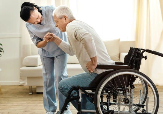 Nam giới liệt nửa người sau đột quỵ nên làm gì?