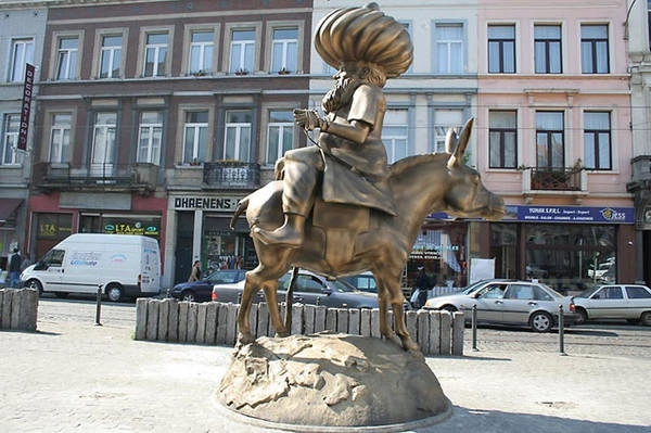 Nasreddin Hodja: chuyện về người đàn ông cưỡi lừa ở Thổ Nhĩ Kỳ