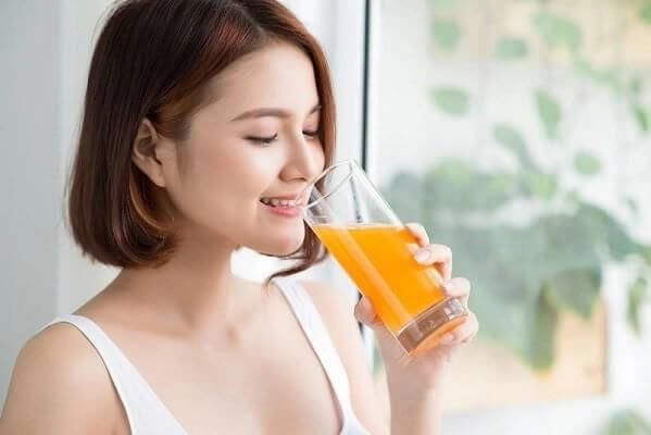 Nên uống nước cam lúc nào tốt nhất? Có nên uống trước khi đi ngủ?