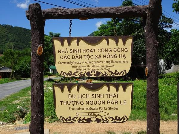 Ngày hè về A Lưới tắm suối Pâr Le