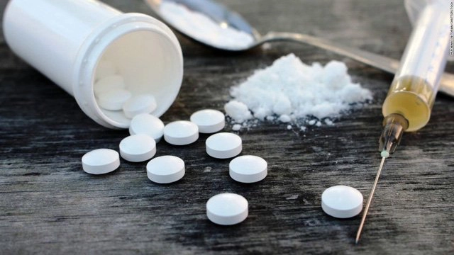 Ngộ độc cấp do thuốc phiện thuốc heroin có những biểu hiện gì?