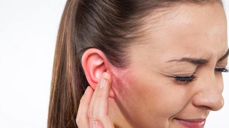 Ngứa tai kèm chảy dịch vàng là bệnh gì?