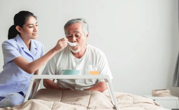 Người mới ốm dậy ăn uống gì cho mau khỏe?