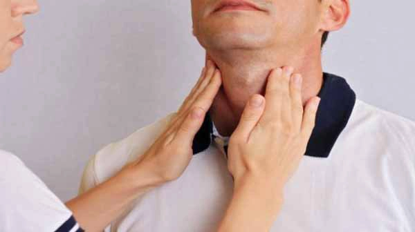 Nguyên nhân gây suy giáp ở người lớn