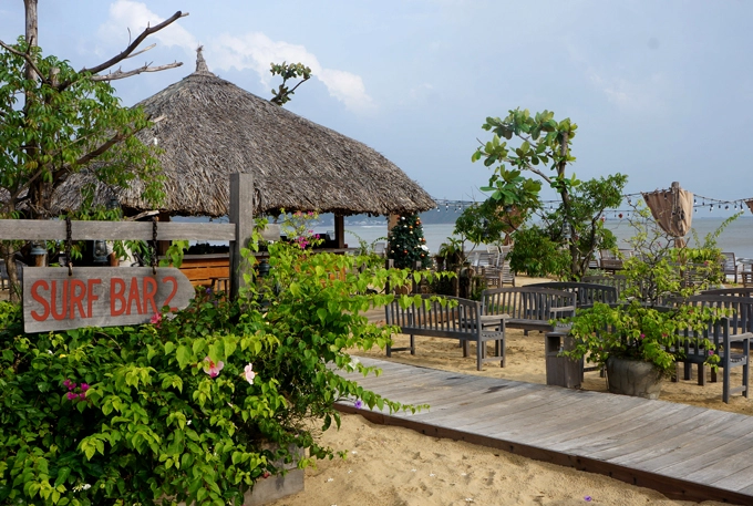 Những bar bãi biển lãng mạn như Tây ở ngay Việt Nam