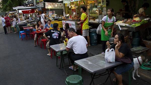 Những con phố ăn vặt ở Bangkok