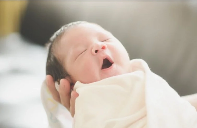 Những dấu hiệu cảnh báo trẻ bị mất nước và cách điều trị an toàn
