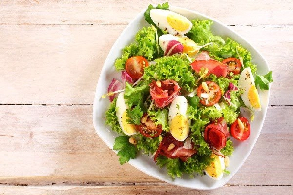 Những món salad tốt và không tốt cho sức khỏe