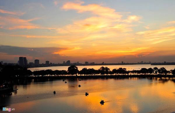 Những mùa lãng mạn ở hồ Tây