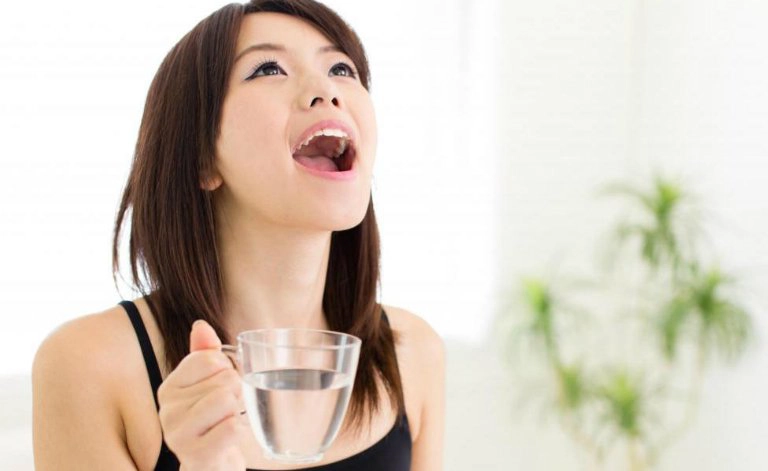 Nốt trắng gần amidan là gì?