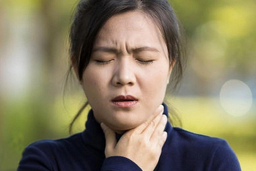 Nữ giới khàn tiếng, không nói to được điều trị như thế nào?