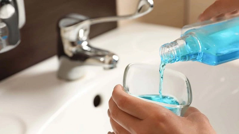 Nước chlorhexidine súc miệng có tác dụng gì?