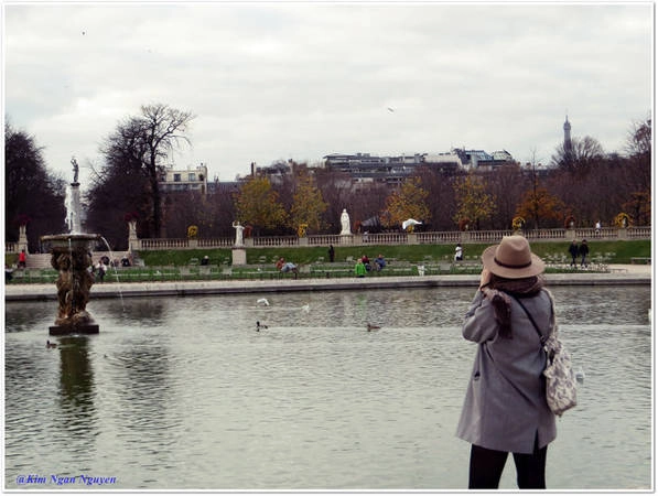Paris đó, chỉ ngắm thôi chớ yêu!