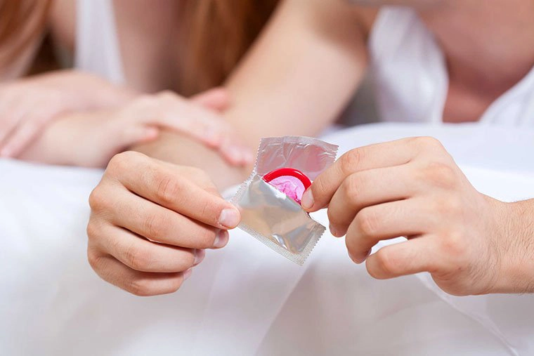 Quan hệ không dùng bao cao su nguy cơ có thai sẽ thế nào?