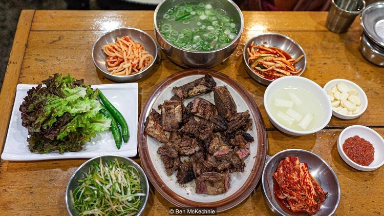 Quán sườn bò nướng 83 năm ở Seoul