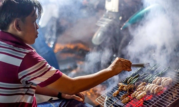 Quán vỉa hè Việt Nam dưới lăng kính báo chí quốc tế