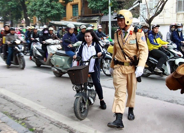 Quy tắc qua đường đầy ‘bất ngờ’ của một người Mỹ sống ở Việt Nam