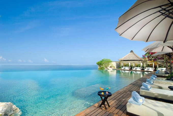 Resort trên vách núi Bali - nơi chứng kiến hôn lễ của 3 cặp sao Hoa ngữ