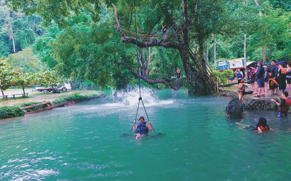 Rong chơi như Tarzan ở Vang Vieng