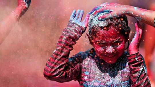 Rực rỡ sắc màu cùng lễ hội Holi