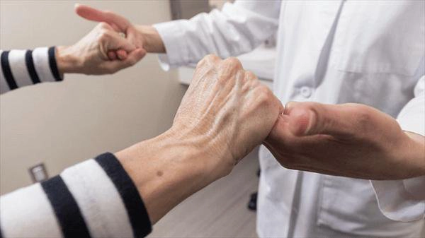 Run do rối loạn thần kinh thực vật: Nguyên nhân, triệu chứng và  cách điều trị